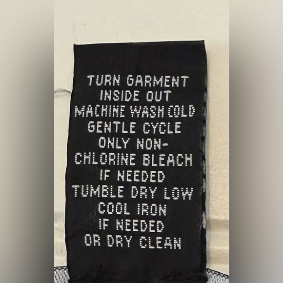 Grace gray & white women’s sweater. Size 1X - Picture 6 of 6